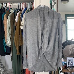 Lululemon Crowl lightweight sweater, size S
